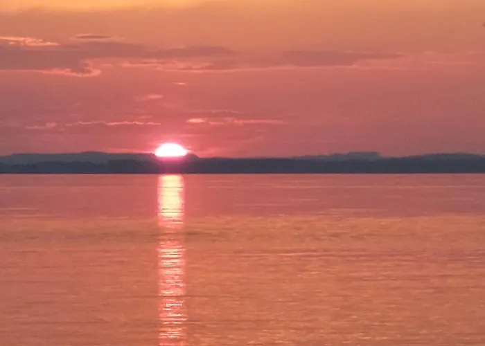 公寓 Chiemseenest - Romantische Am Chiemsee Mit Sommer Seezugang *